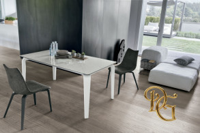 Стол обеденный Magellano