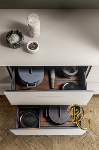 Кухня 36e8 Fenix