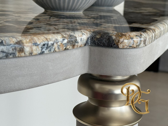 Консоль Laurie