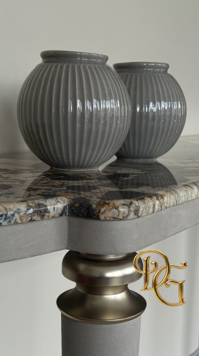 Консоль Laurie