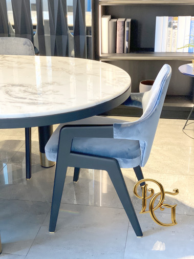 Стол обеденный Cigar