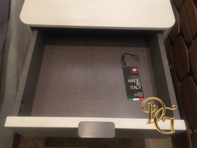 Тумбочка Timeless