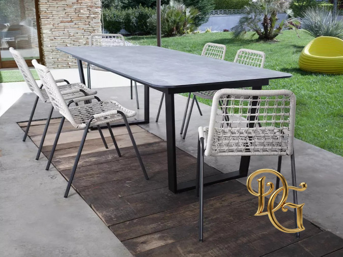 Стол обеденный U-Table