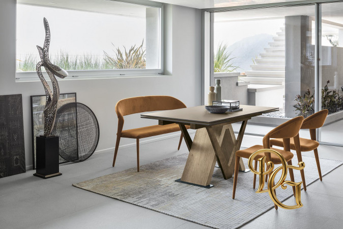 Стол обеденный Tritone