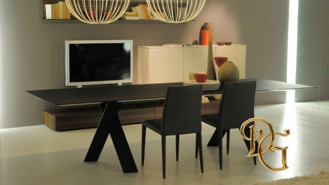 Стол обеденный Tailor