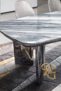 Стол обеденный Charisma