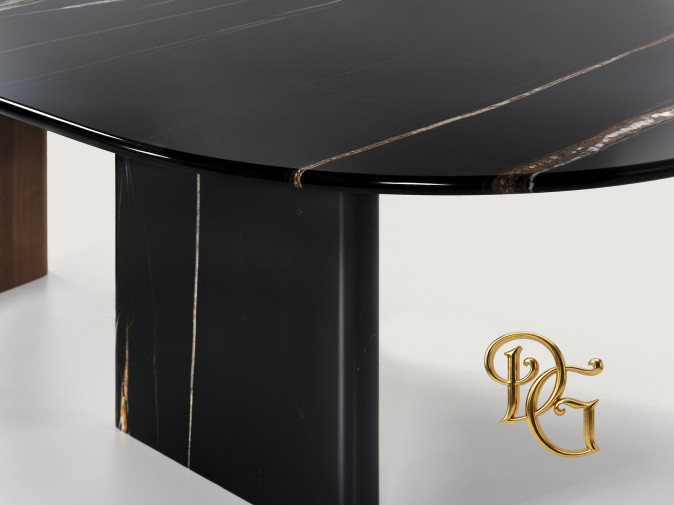 Стол обеденный Monolith