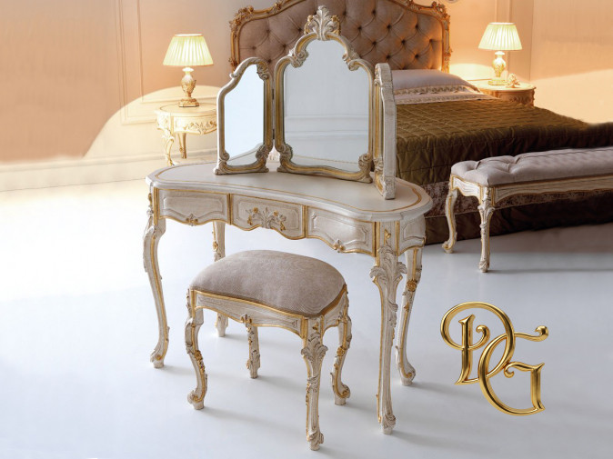 Туалетный столик 72