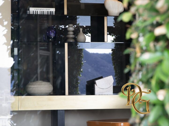 Витрина Amira