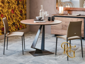 Стол обеденный Roger Brown