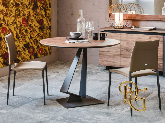 Стол обеденный Roger Brown