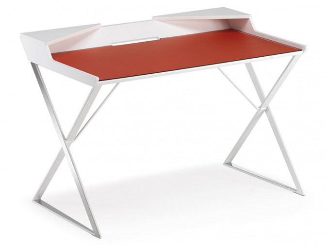 Стол письменный Qwerty