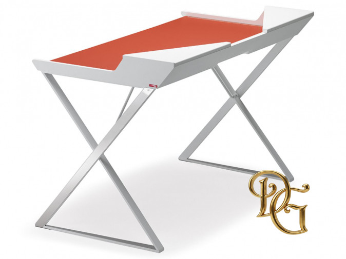 Стол письменный Qwerty