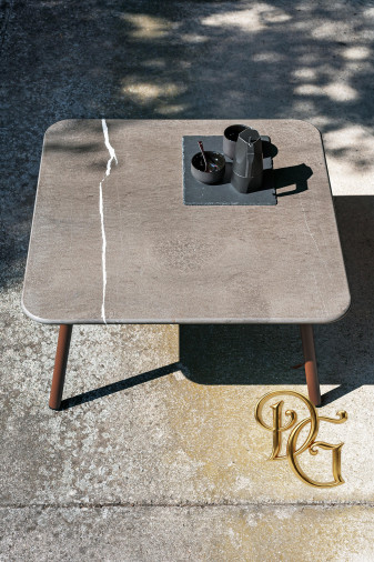 Столик журнальный Piper