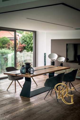 Стол обеденный Bedrock