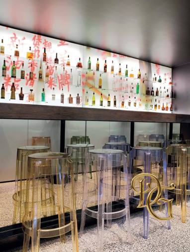 Стул Charles Ghost