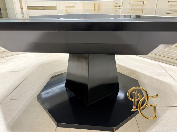 Стол обеденный 22.89 Nero