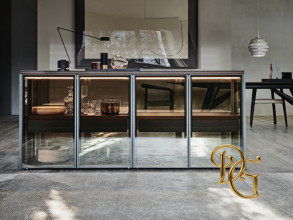 Витрина Adrien