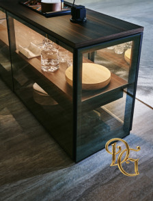 Витрина Adrien