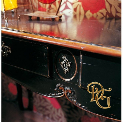 Консоль Versailles