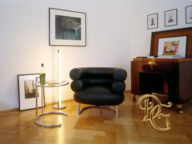 Столик журнальный E1027