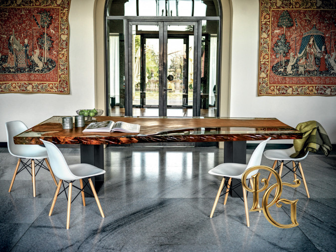 Стол обеденный Kauri Newton