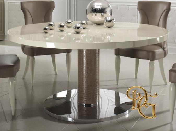 Стол обеденный Adler