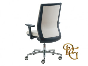 Кресло руководителя Karma