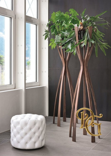 Вешалка Flamingo