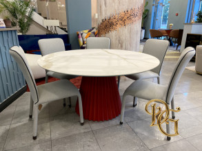 Стол обеденный Plisse