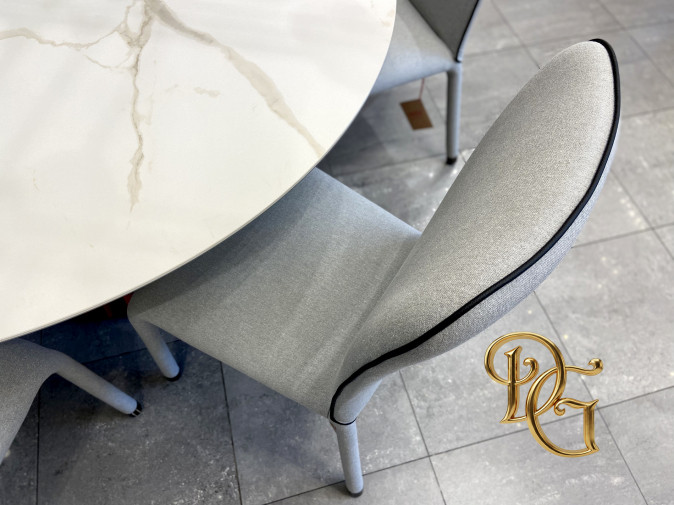 Стол обеденный Plisse