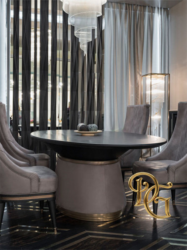 Стол обеденный Voyage