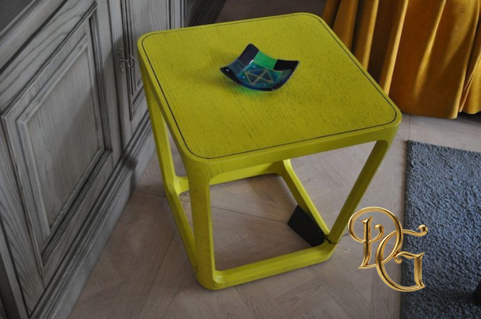 Столик журнальный York