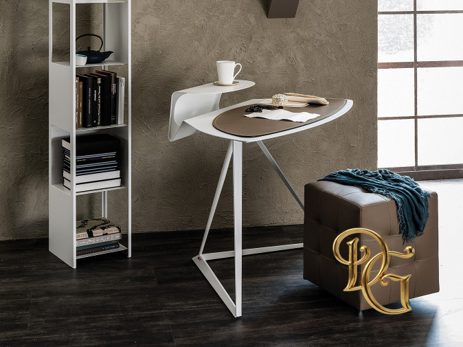 Стол письменный Storm