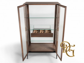 Витрина Atsuko