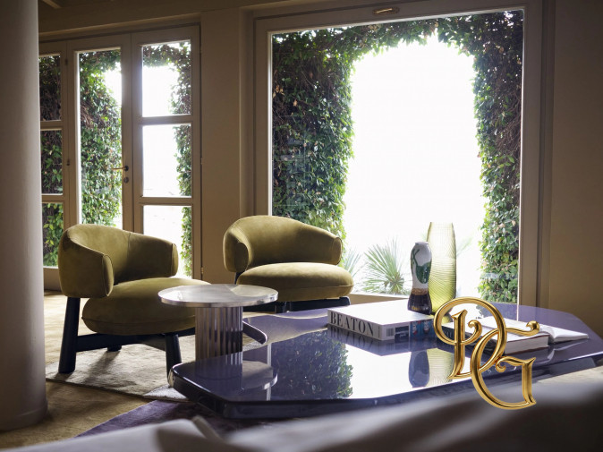 Столик журнальный Aegates