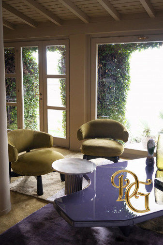 Столик журнальный Aegates