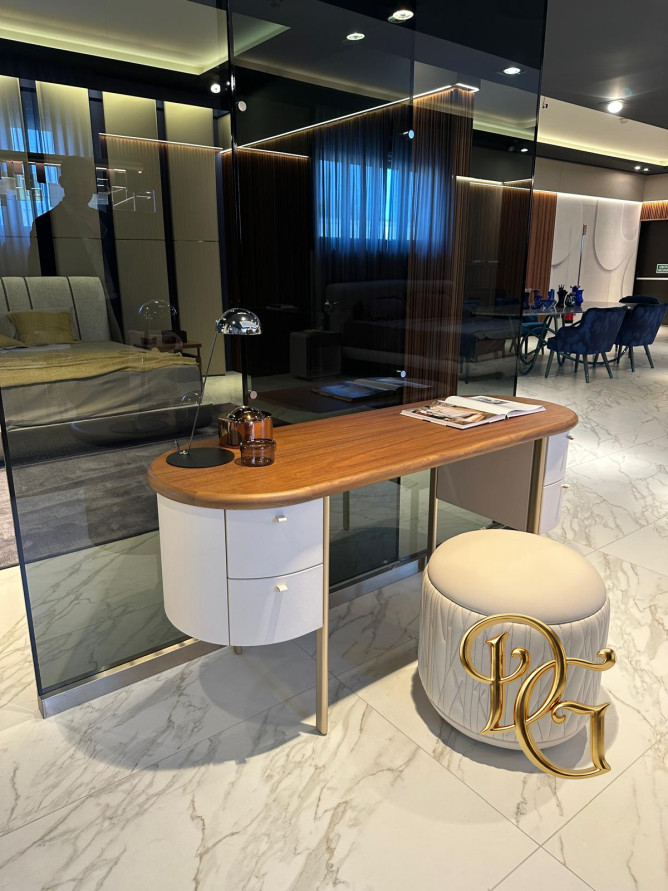 консоль showroom Turri