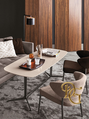 Столик журнальный Clyfford