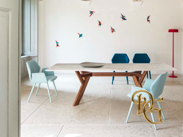 Стол обеденный Trigono