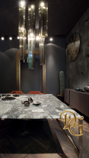 Стол обеденный Saetta