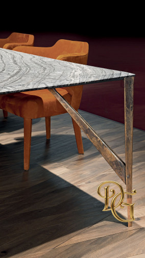 Стол обеденный Saetta