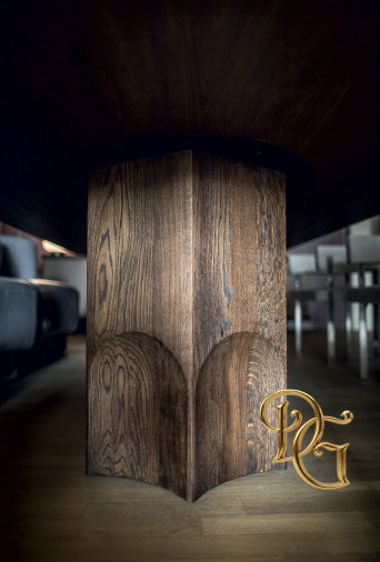 Стол обеденный Grace Delcourt