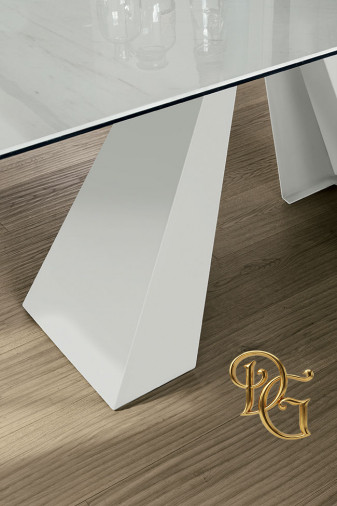 Стол обеденный Taurus