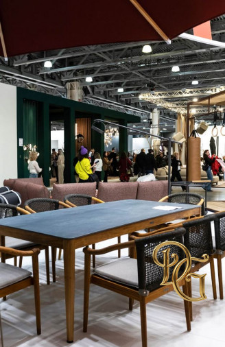 Стол обеденный Dakota Brown