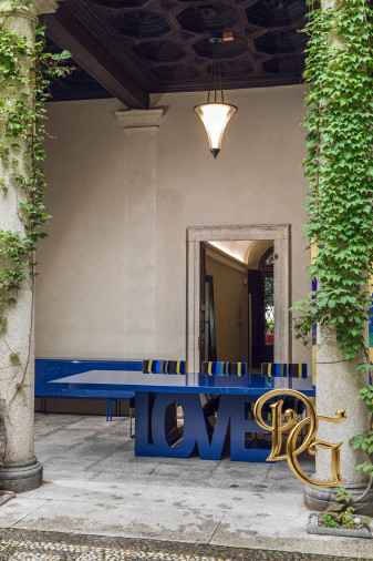 Стол обеденный Love