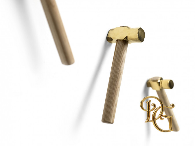 Вешалка Bastaaa